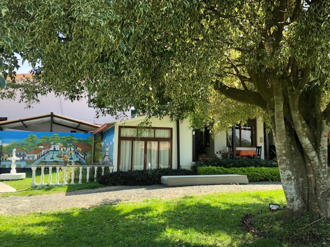 Plaza Hotel Cerritos